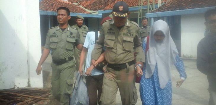 Owalah... Sepasang Remaja Ini Ketangkap Satpol PP Mesum di Hotel Usai UNBK, Kenalan di Facebook!