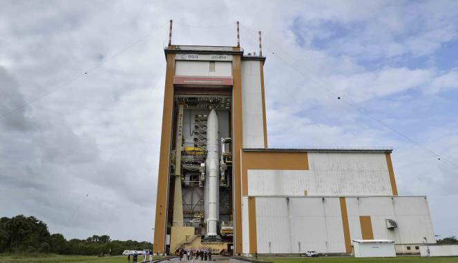 Satelit Telkom Meluncur, Lapan Geber Bandara Antariksa
