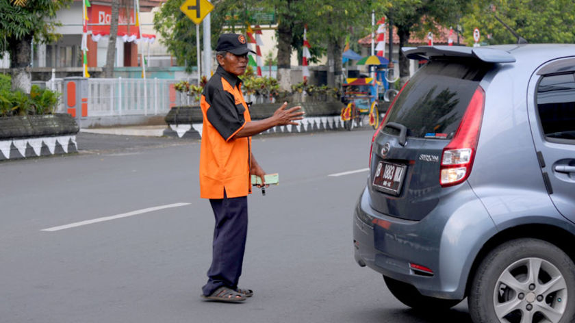 Naikkan Tarif Parkir, Muslim: Apa Dasarnya, di Daerah Lain Rp2.000 untuk Mobil