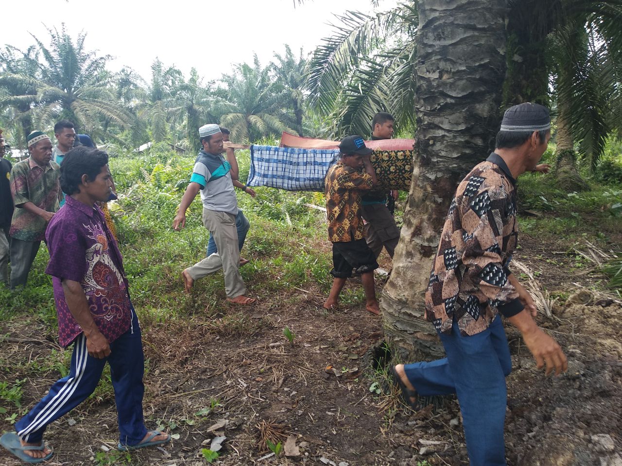 Diduga Tidak Bisa Berenang, Ibu dan Anak ini Ditemukan Tewas Mengapung