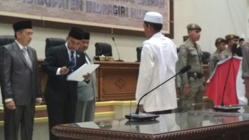 Wabup Inhil Ikuti Prosesi Penghormatan Terakhir Wafatnya Malian Ghazali