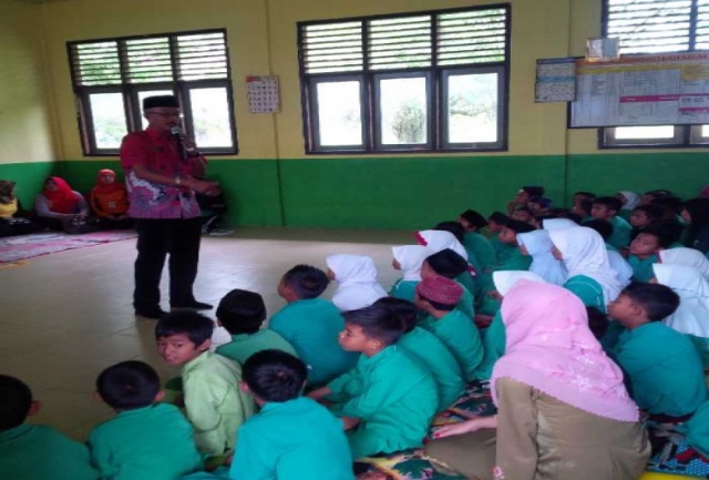 Padahal Berada di Tengah Kota, Sekolah Agama di Inhil Tak Miliki Toilet dan Perpustakaan