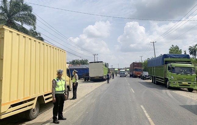 Langgar Aturan, 134 Truk Terjaring Razia Gabungan Dishub Riau di Rohil