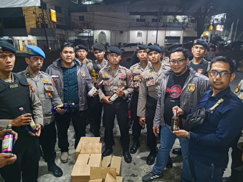 Polda Riau Sita 370 Botol Miras