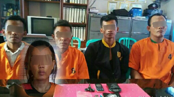 Polres Inhil Bekuk 4 Pria dan 1 Wanita Pengedar Sabu-sabu