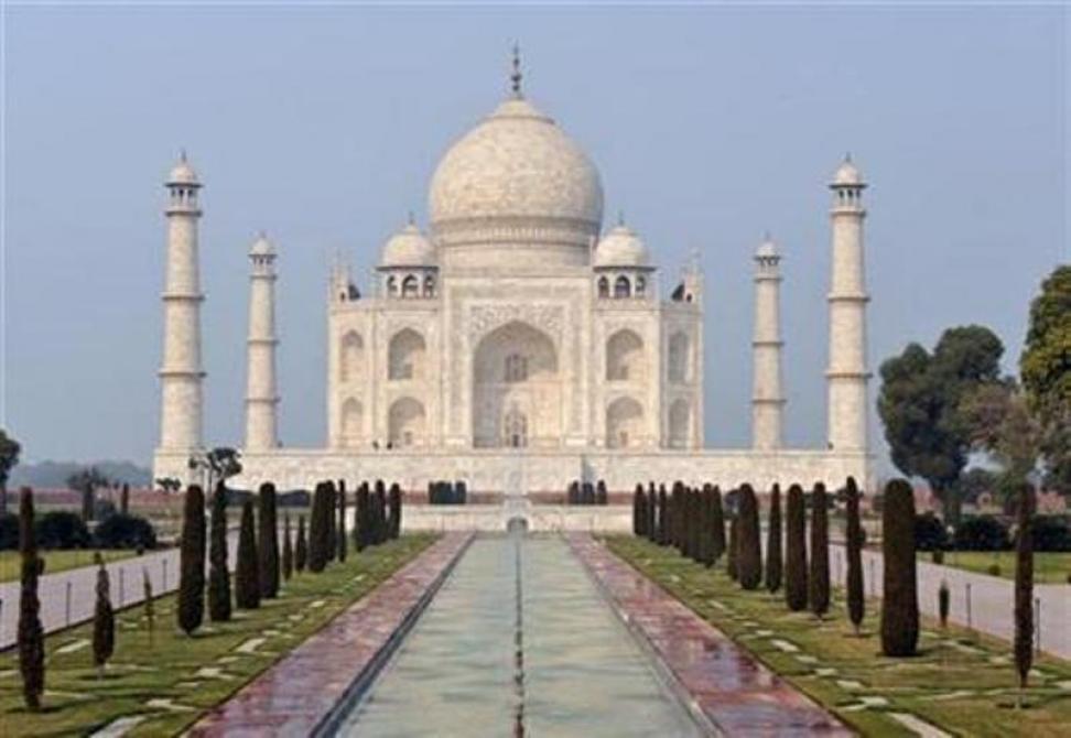 India Larang Muslim yang Bukan Penduduk Agra Salat Jumat Di Taj Mahal