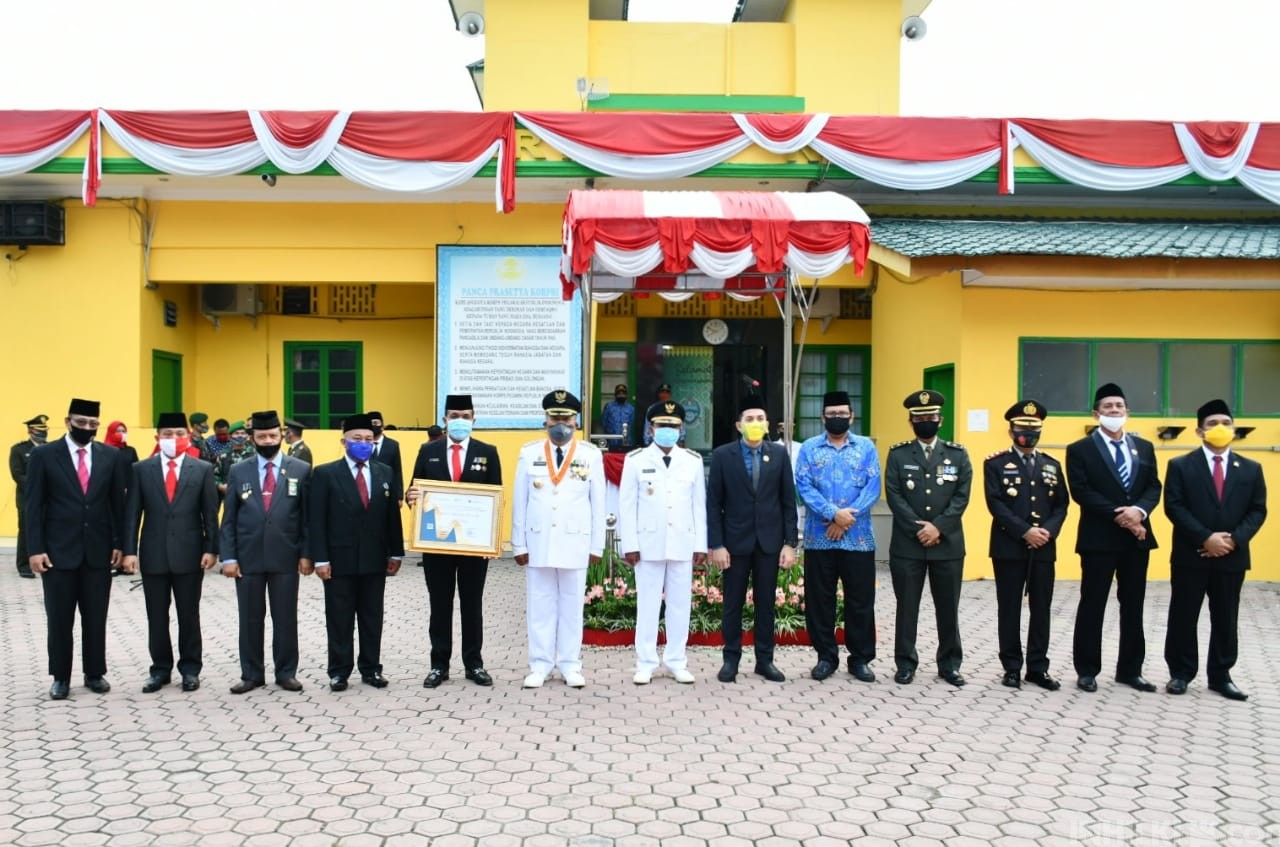 Peringatan HUT RI ke-75, Pemkab Sergai Terima Penghargaan dari BPS RI 