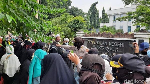35 Simpatisan Habib Rizieq yang Diamankan dari PN Jaktim Sudah Dipulangkan