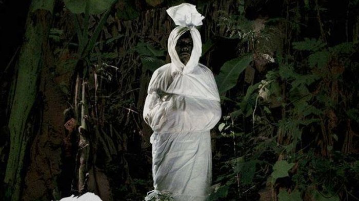 Serem! Penampakan Pocong di Warung Tegal, Netizen : Auto Merinding