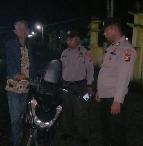Personil Polsek Gaung Laksanakan Patroli Malam Ciptakan Situasi Kondusif