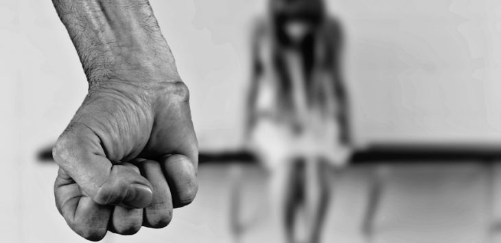 Pria Ini Lampiaskan Cemburu dengan Perkosa Pacar hingga Luka Parah