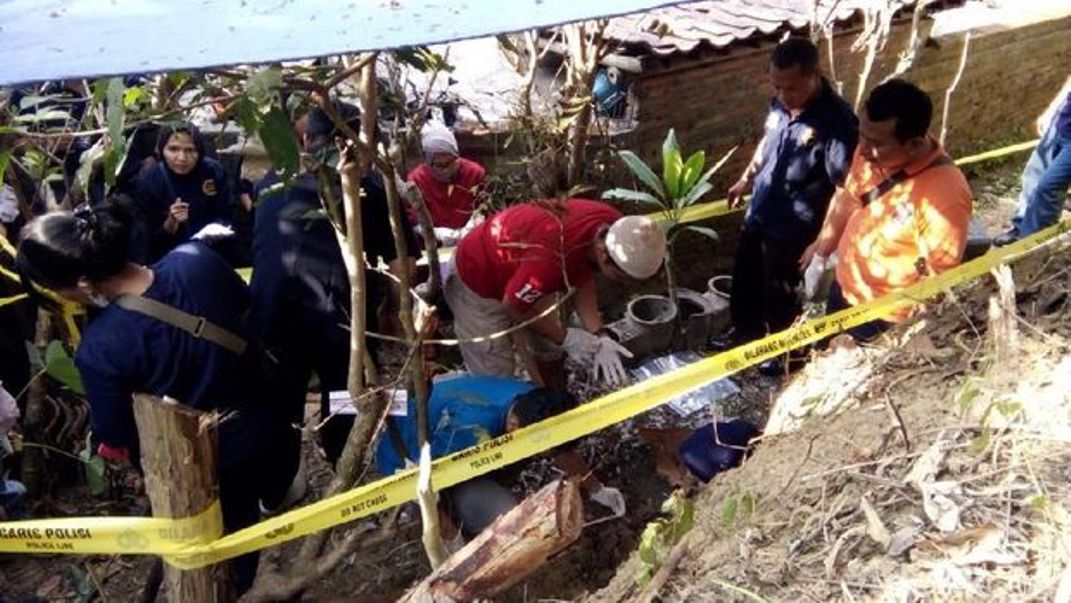 Tangkap Dukun Pijat Pelaku Aborsi, Polisi Temukan Puluhan Kantong Janin