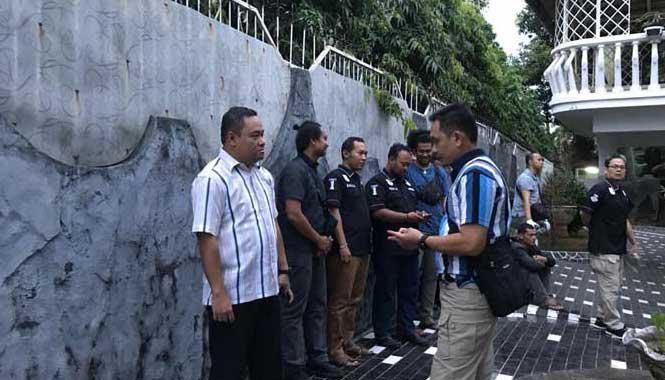 BIADAB... Pergoki Maling, Wanita 48 Tahun ini Malah Panjat
