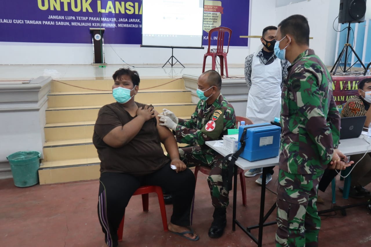 Personil Kodim 0314/Inhil Pantau Pelaksanaan Vaksinasi di PSMTI