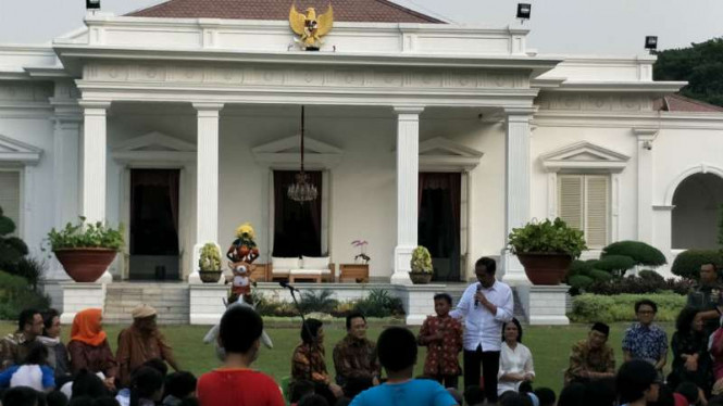 Tangisan Akar Berhasil Luluhkan Hati Presiden Jokowi