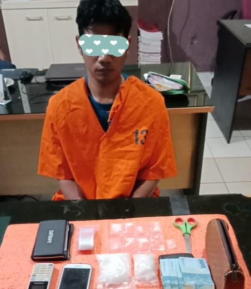 Simpan Sabu, Warga Tembilahan in Diangkut Polisi
