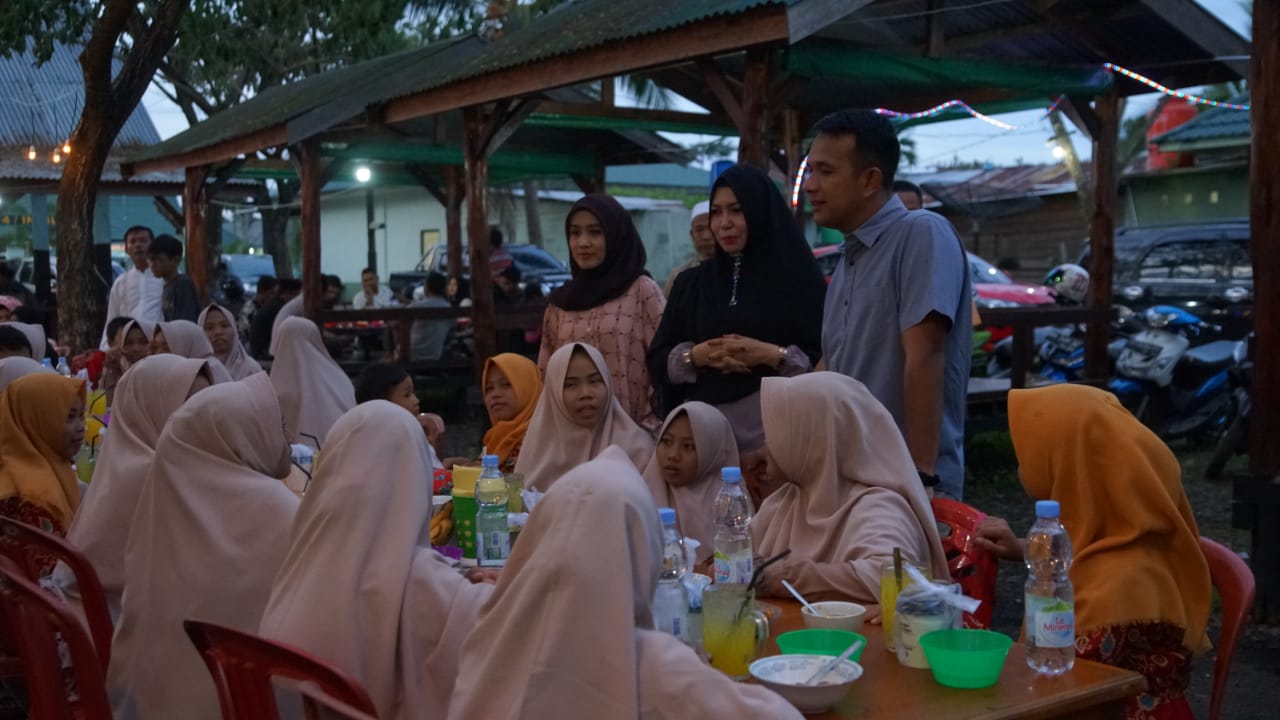 Kodim 0314/Inhil Ajak Anak Panti Asuhan Buka Puasa di Kampung Milenial