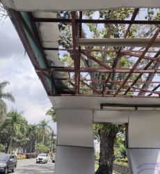 Banyak Halte Bus TMP di Pekanbaru Rusak dan Terbengkalai