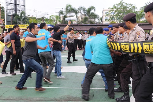Terjadi 'Unjuk Rasa Anarki' di Mapolres Inhil