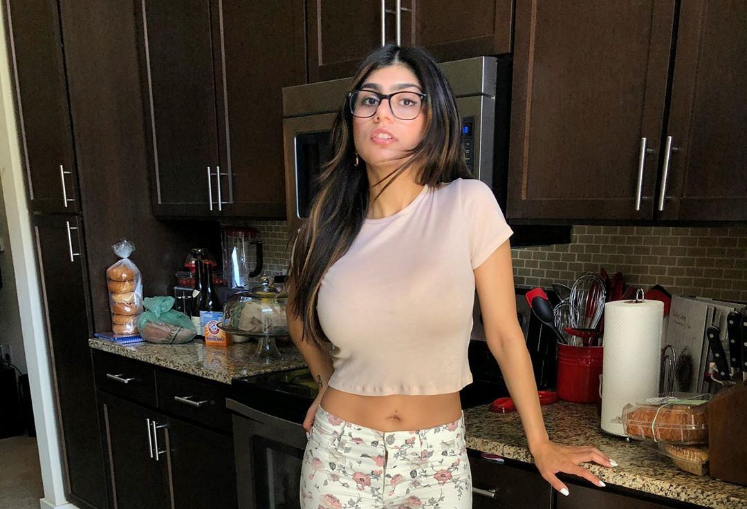Mantan Bintang Porno Mia Khalifa Tunda Pernikahan