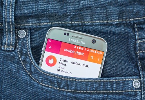 Baru Kenal di Tinder, Wanita Ini Diajak Teman Kencan Merampok Bank