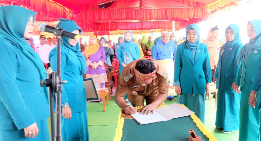 Ketua DPC TP PKK Inhil Saksikan Pelantikan 6 Ketua TP PKK Desa Kecamatan Keritang