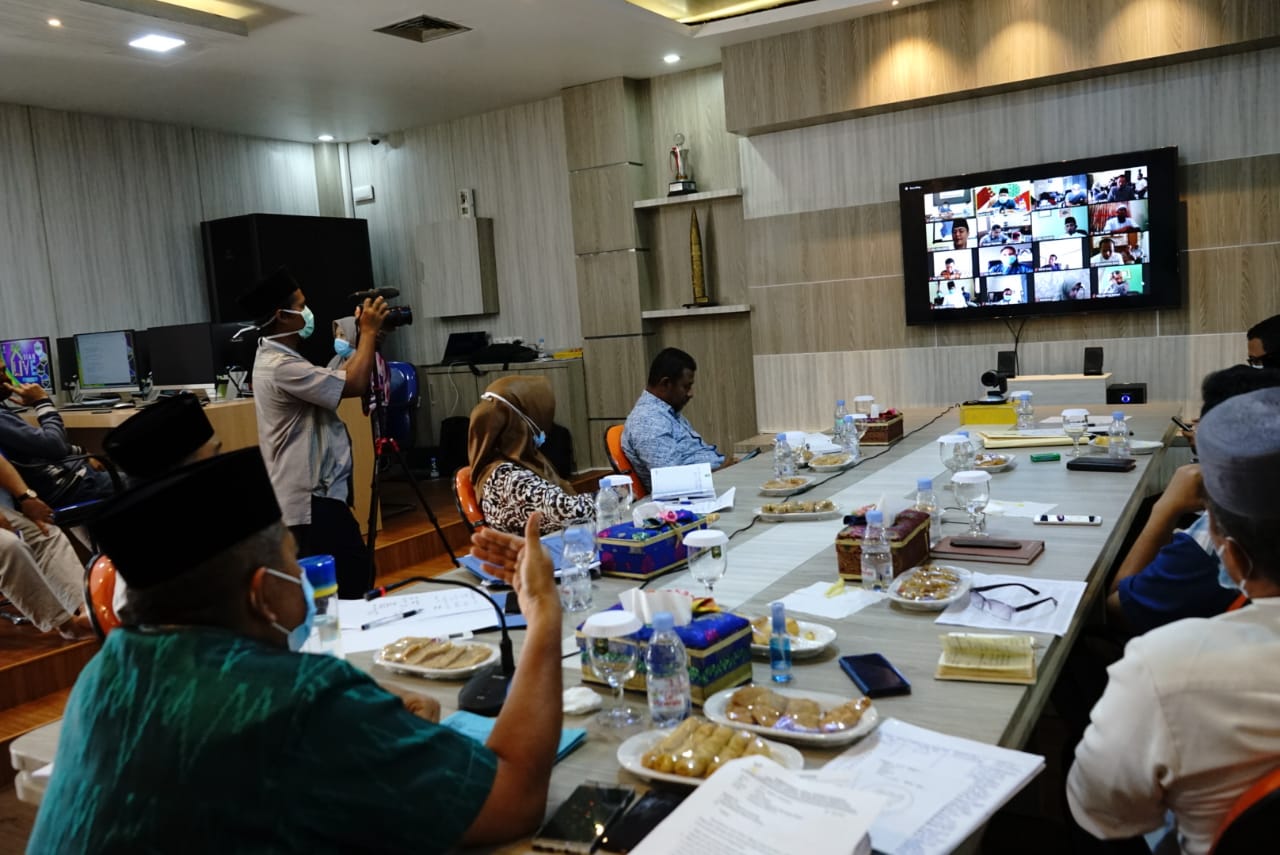 Siapkan Skema Bantuan Langsung Tunai Darurat COVID-19, Bupati Alfedri Gelar Video Conference Bersama Camat