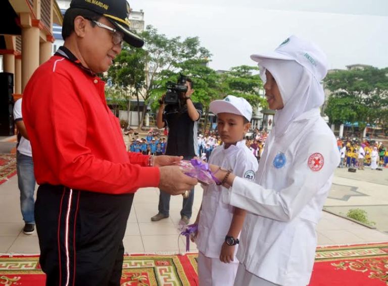 Buka Kegiatan Sikat Gigi Massal, Bupati Inhil Tegaskan Komit Tingkatkan Pelayanan Kesehatan