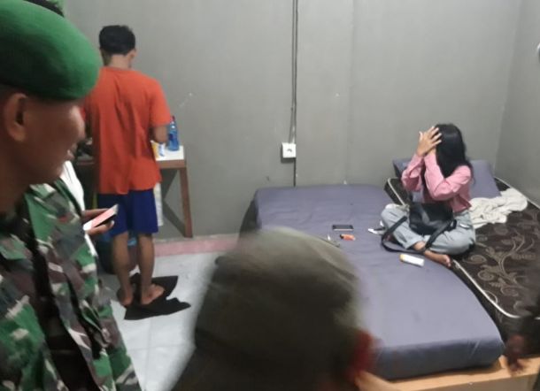 Pergoki Suami Mesum dengan Wanita Lain, Istri Malah Dianiaya