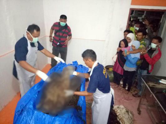 Tim Forensik Polda Riau Otopsi Penemuan Jenazah di Inhil