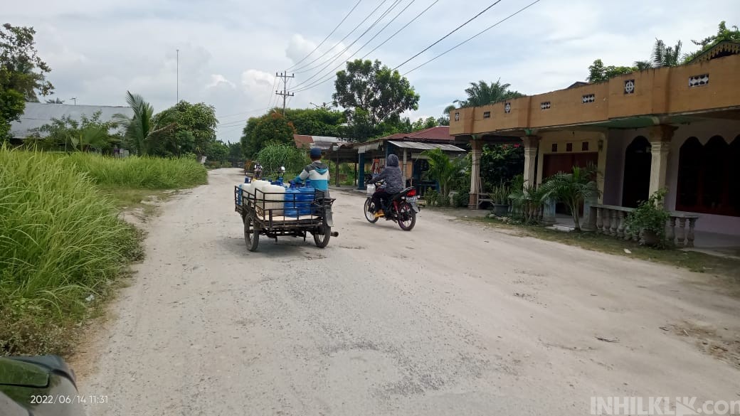 Jalan Umum Desa Kuala Lama Menuju Objek Wisata Rusak Parah, Warga Sering 'Termakan' Janji