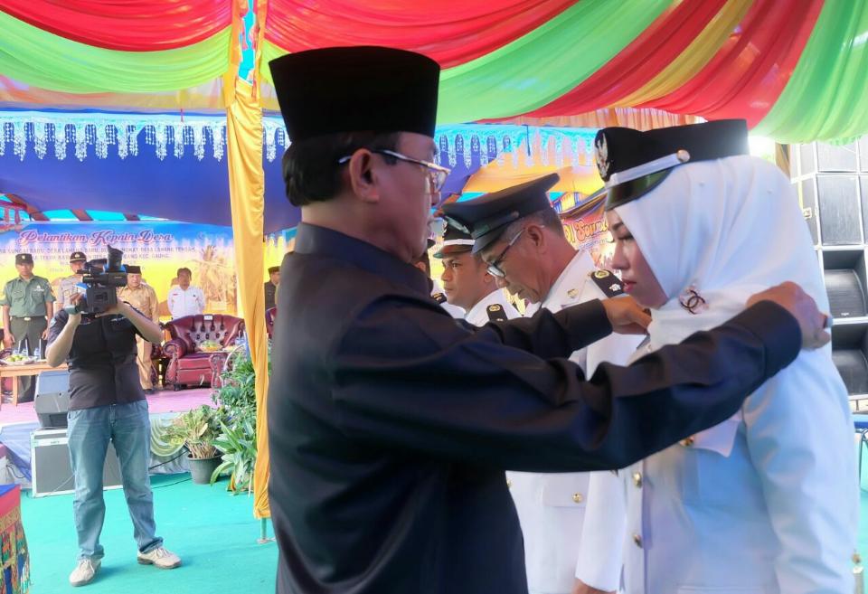Lantik 6 Kades di Gaung, ini Pesan Bupati Wardan