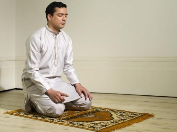 Inilah 2 Alat Untuk Meminta Tolong Kepada Allah