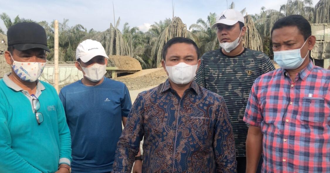 Anggota DPR RI, Abdul Wahid Kunjungi Lokasi Semburan Gas di Pekanbaru
