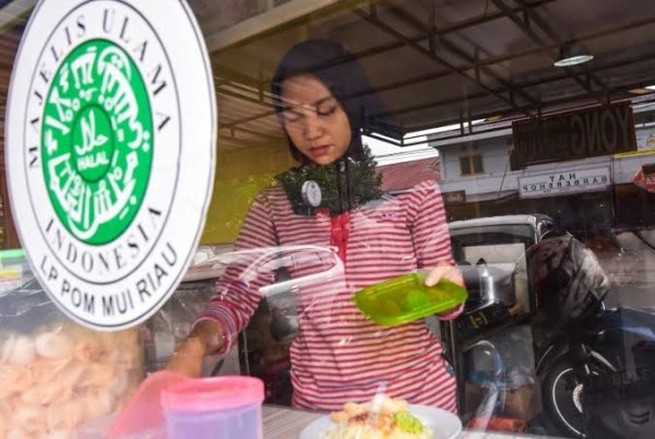 UMKM di Riau Harus Keluarkan Produk Halal