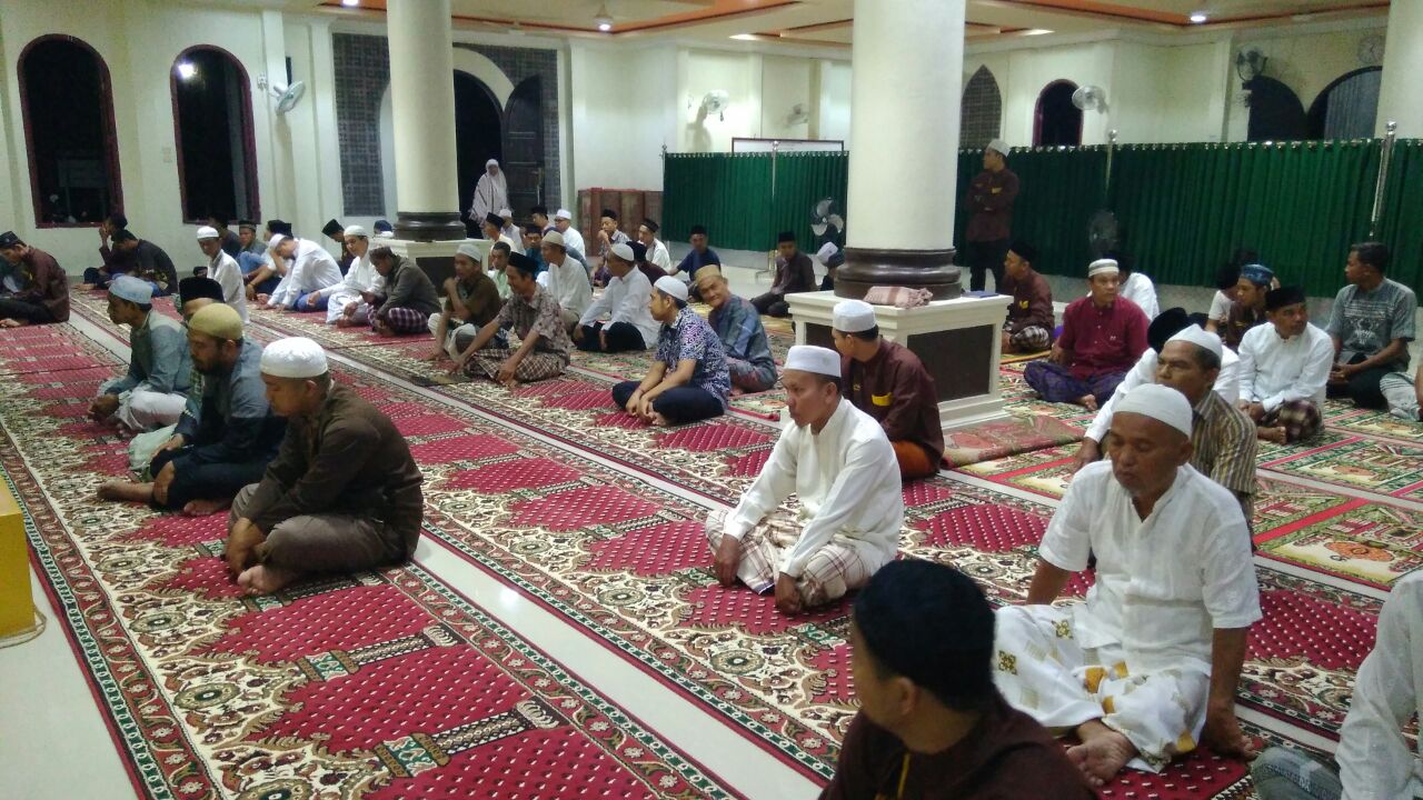 Pejuang Subuh Padati Mesjid Darul Mukhlisin Perumnas