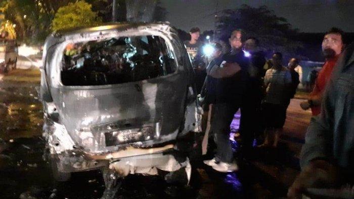 Bos Diskotek Tewas Terpanggang di Dalam Mobil Setelah Libas Median Jalan