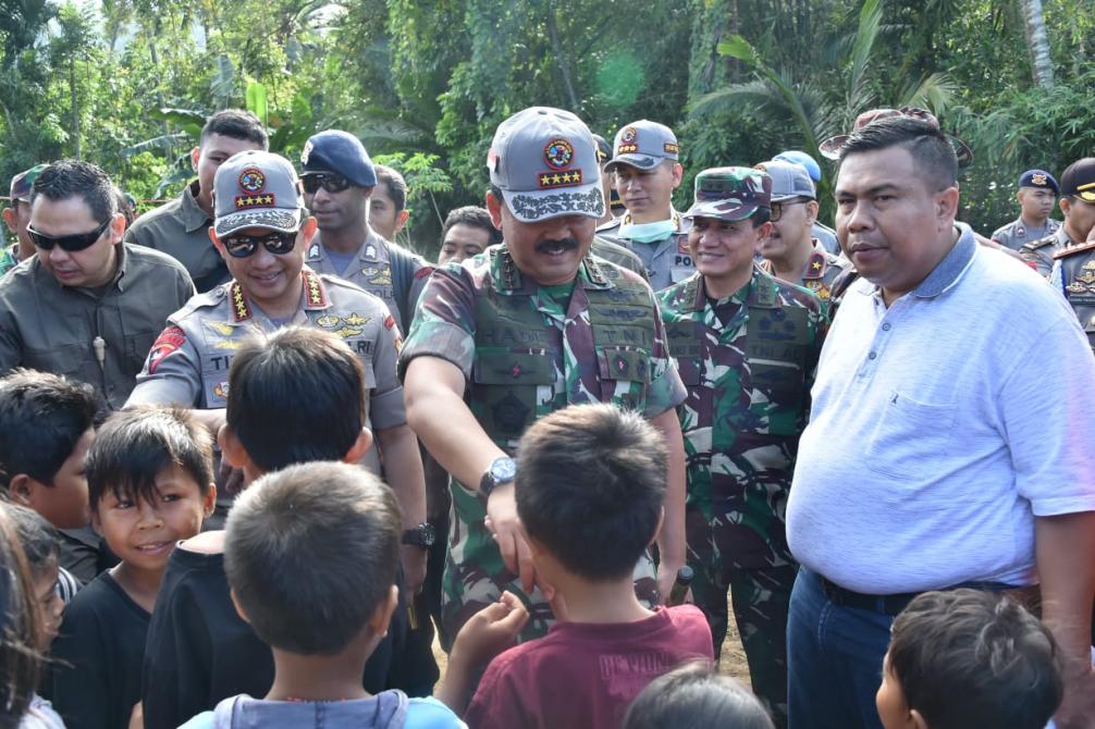 Panglima TNI dan Kapolri Tinjau Lokasi Pengungsian di Lombok