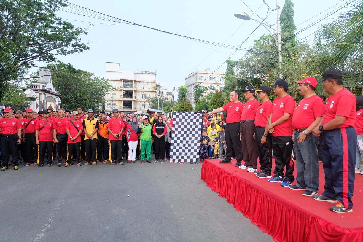 Bupati Inhil Ikuti Jalan Santai Bersama Ribuan Masyarakat