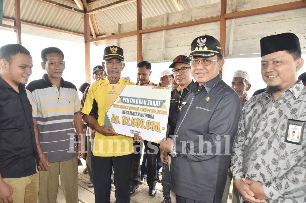 Bupati, HM Wardan Serahkan Bantuan Kepada Korban Bencana