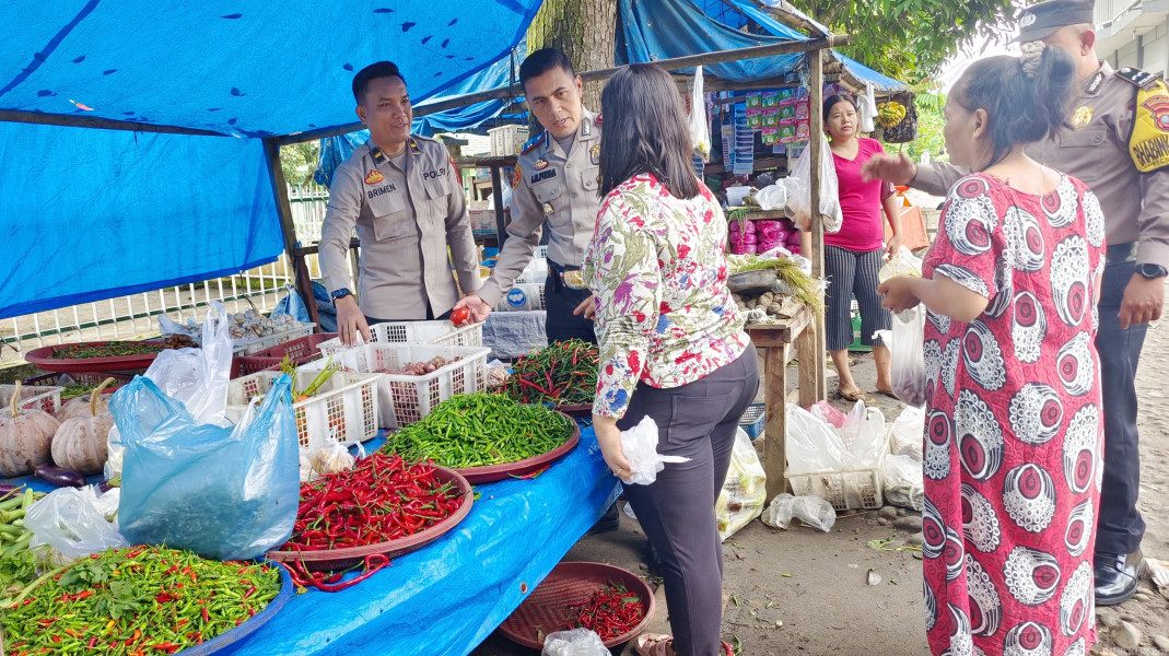 Polsek Kotarih Pastikan Harga Sembako Stabil jelang Puasa