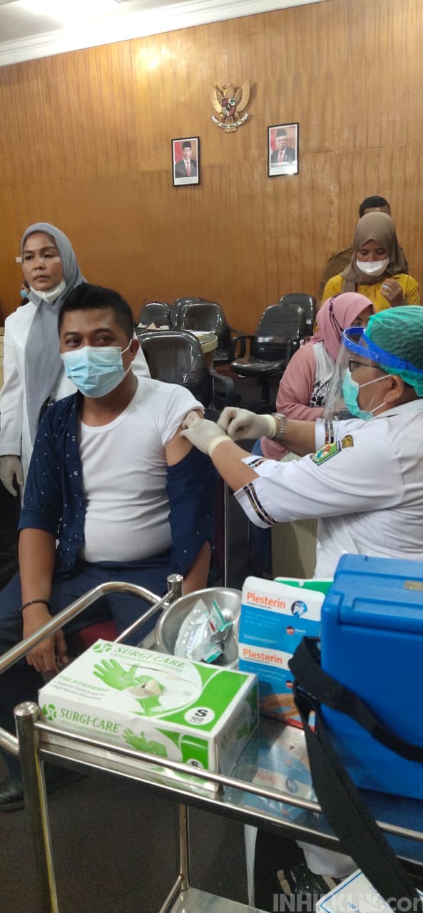 Jajaran DPRD Sergai Jalani Suntik Vaksin Covid-19 Tahap I
