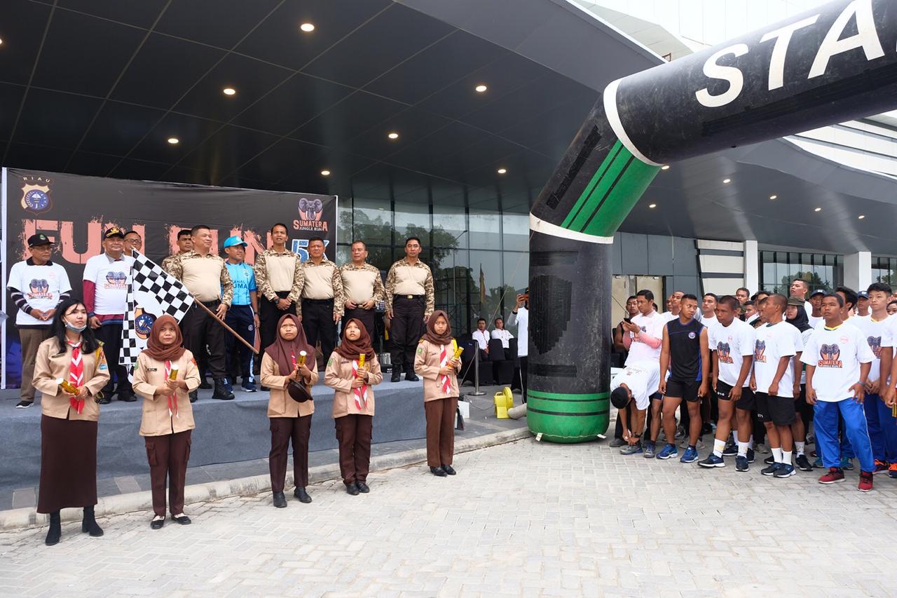 Hadir di Kota Dumai, Kapolda Riau Lepas Peserta Lomba Lari Fun Run
