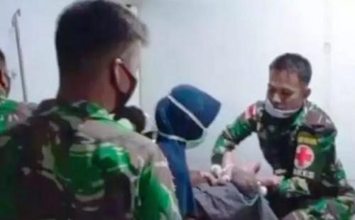 3 Prajurit TNI Bantu Ibu Muda di Merauke Melahirkan dengan Peralatan Terbatas