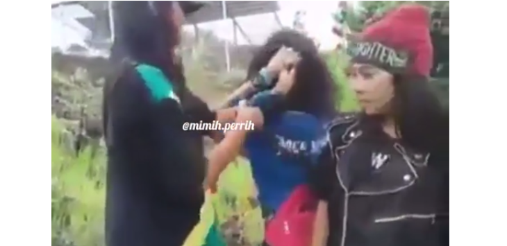Video Geng Cewek Keroyok Remaja Putri sampai Menangis Minta Ampun Viral