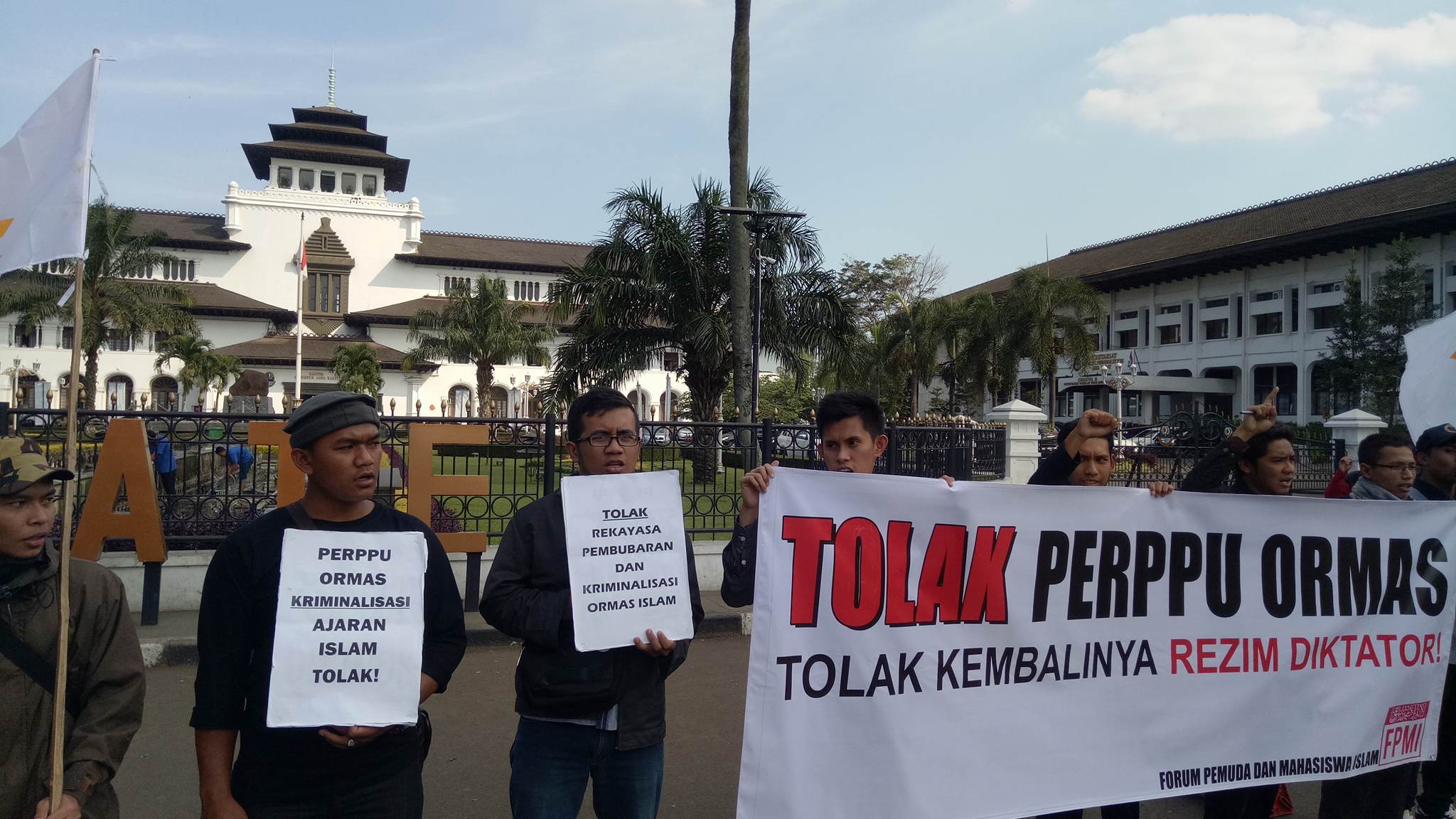 Aksi Tolak PERPPU Ormas Hari Ini, Pengamat Anggap Kekanak-kanakan