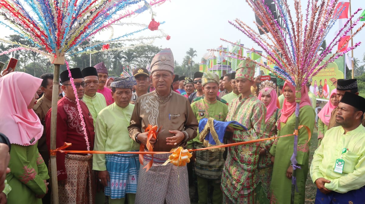 Wabup Inhil, Syamsuddin Uti Melepas Peserta Pawai Ta'aruf