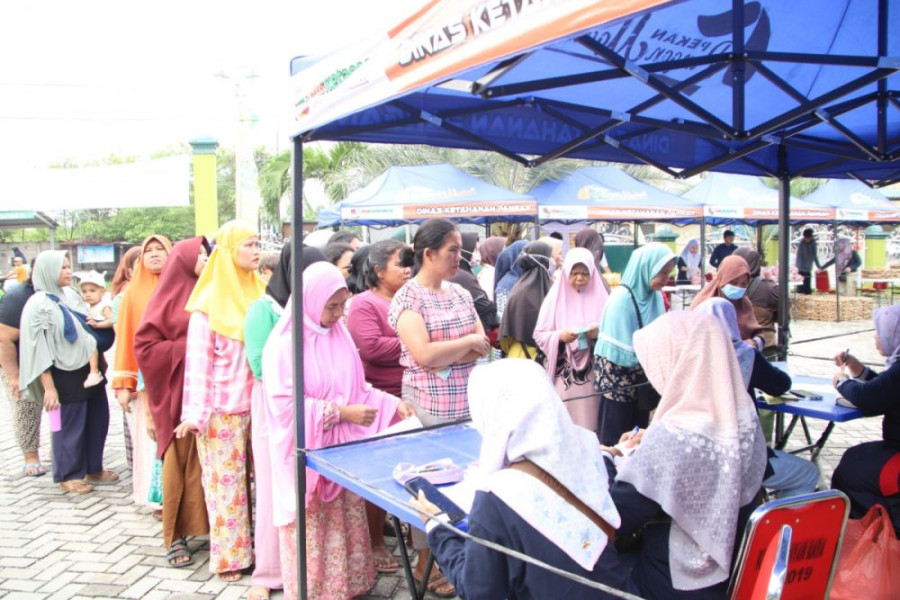 6 Ton Beras dan Sembako Lainnya Ludes Diserbu Warga