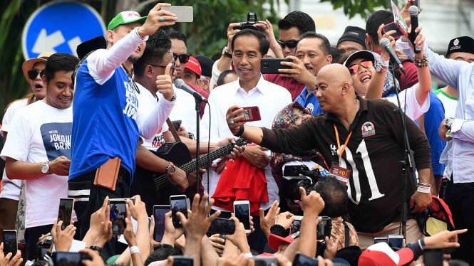 Gaya Debat Malam Ini, Jokowi: Tidak Pakai Gaya-gayaan