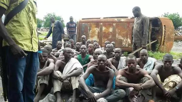 Boko Haram Lepaskan 82 Siswi Korban Penculikan